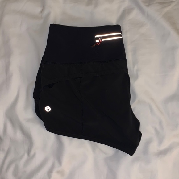 Lululemon Speed Up Shorts - Picture 4 of 4